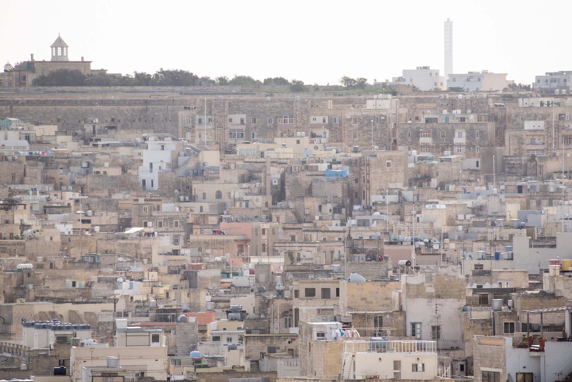海外都市｜マルタ共和国パオーラ｜高い人口密度の街並み(Raħal Ġdid Malta)